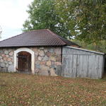 Костел Вознесения Девы Марии: костница (Константиново), октябрь 2013