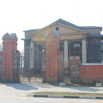 Костел Воздвижения Святого Креста: брама и ограда (Узда), март 2016