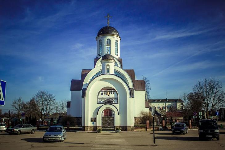 Церковь св. Евфросиньи: брама и колокольня