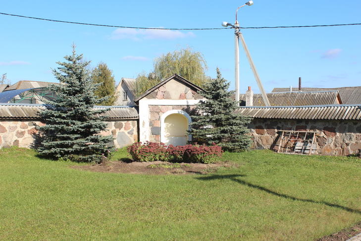 Костел Троицкий: ограда и часовни (Жодишки)