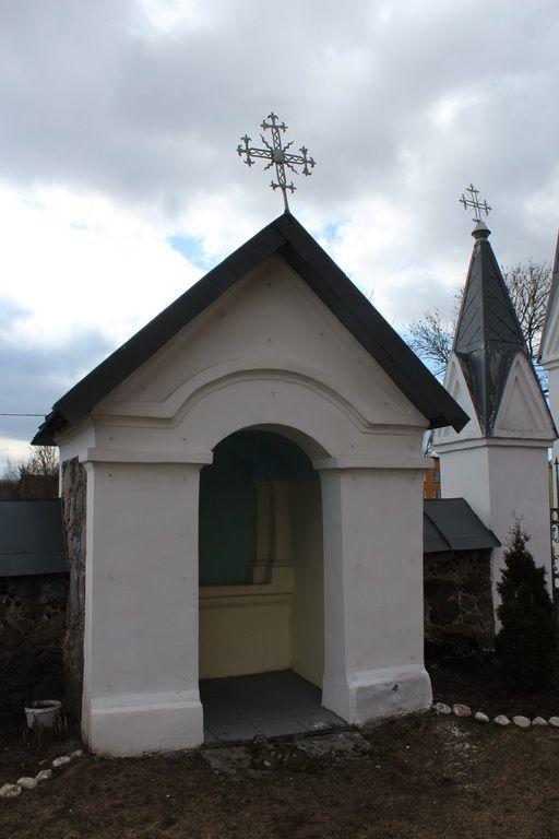 Костел св. Владислава: часовни в ограде