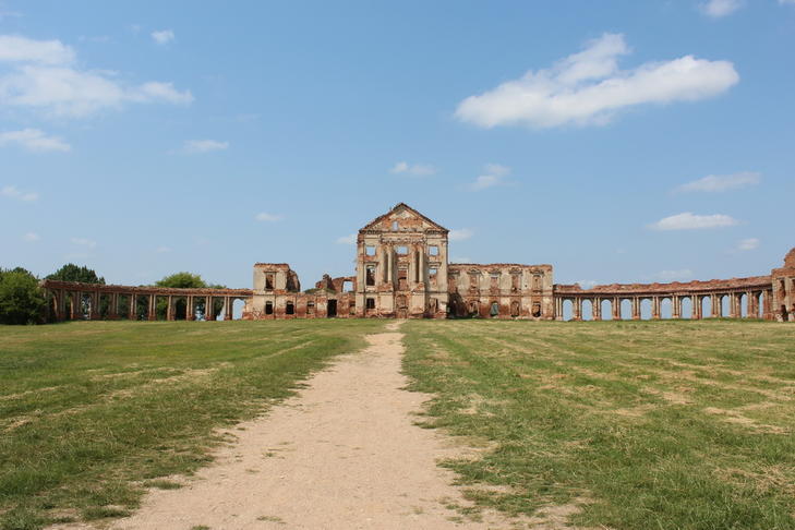 Ружанский дворец (Дворец Сапег)