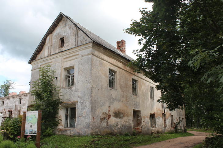 Монастырь кармелитов: жилой корпус