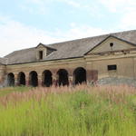 Усадьба Чапских: амбар (Прилуки), июль 2012