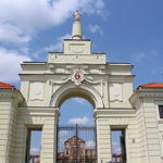 Дворец Сапег: брама (Ружаны), июль 2012