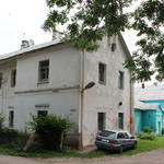 Усадьба Чапских: каретная (Прилуки), июль 2012